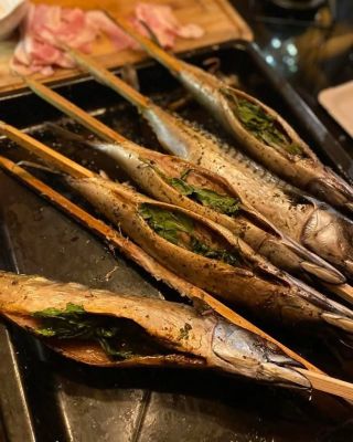 🤎 Grilovací sezóna je zahájena. Naším Toskánským kořením, můžete okořenit nejen ryby, ale také slané pečivo jako třeba...